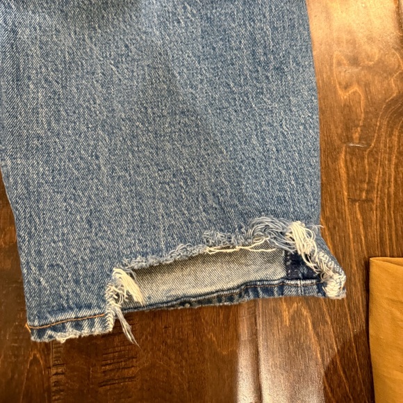 Abercrombie & Fitch The Mom High Rise Curve Love Distressed Jeans size 22 Short - Picture 10 of 11
